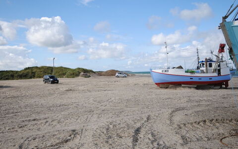 Tamika - 950M from the Sea: Lucht, Blauw, Boot, Wolk, Watercraft, Zand, Boten En Varen - Materialen En Benodigdheden, Kust, Kust, Cumulus