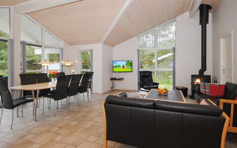 Tamika - 950M from the Sea: Bankstel, Woonkamer, Interieur Ontwerp, Flooring, Verdieping, Huis, Plafond, Hardwood