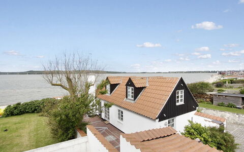 Pauliina - 10M to the Fjord: Huis, Huis, Dak, Verblijf, Landgoed, Villa, Boerderij, Veranda, Balkon, Siding