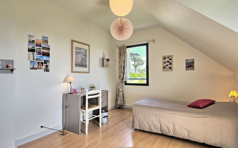 Charme de Kerfago: Eigendom, Meubilair, Fotolijst, Hout, Interieur Ontwerp, Comfort, Flooring, Verdieping, Geel, Woonkamer
