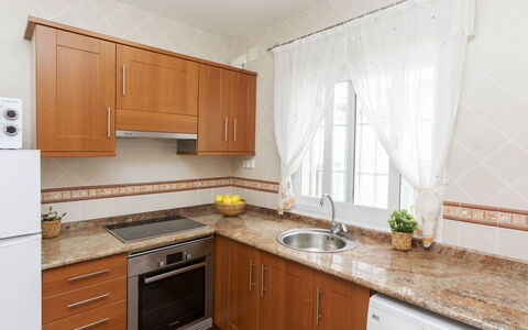 Peñismar Ii: Cabinetry, Countertop, Eigendom, Meubilair, Wastafel, Hout, Interieur Ontwerp, Lade, Keuken, Fornuis