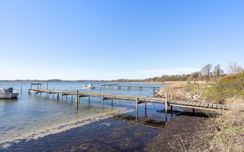 Thorlaf - 200M from the Sea: Dak, Huis, Land Lot, Huis, Verblijf, Landgoed, Garden Gebouwen, Schaduw, Blokhut, Landscaping