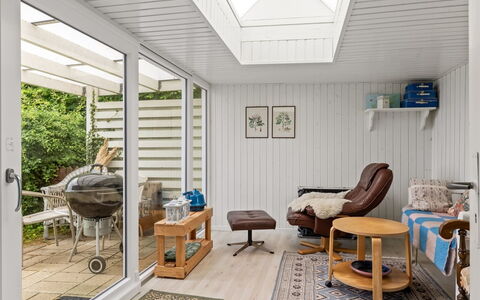 Tekla - 70M to the Fjord: Meubilair, Interieur Ontwerp, Flooring, Hout, Verdieping, Plafond, Huis, Houten Vloer, Verlichting, Woonkamer