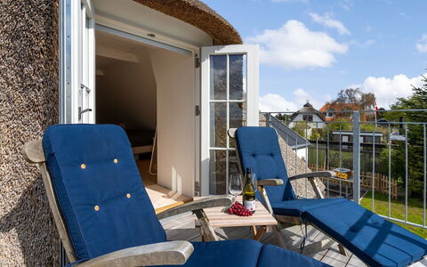 Gyril - 100M from the Sea: Meubilair, Buitenmeubels, Stoel, Schaduw, Balkon, Buitentafel, Eco Hotel, Patio, Vakantie, Veranda