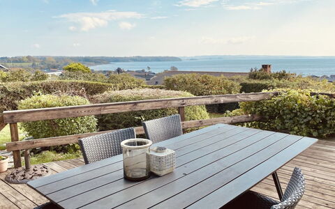Frithger - 300M from the Sea: Meubilair, Buitenmeubels, Tafel, Hout, Stoel, Buitentafel, Keuken En Eettafel, Hardwood, Schaduw, Dek