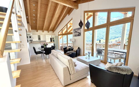 Penthouse Victoria'S Home im Haus Judith: Hout, Meubilair, Interieur Ontwerp, Bankstel, Plafond, Huis, Flooring, Kamer, Woonkamer, Verdieping