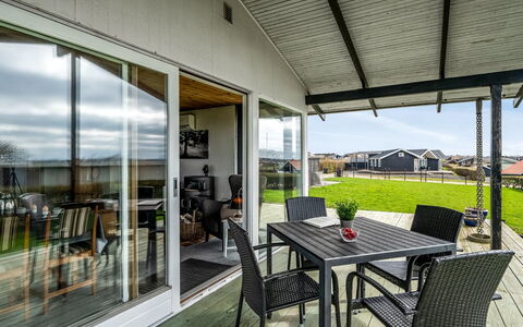 Kirsa - 200M to the Fjord: Dak, Huis, Land Lot, Huis, Verblijf, Landgoed, Garden Gebouwen, Schaduw, Blokhut, Landscaping