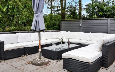 Annelisa - 200M to the Fjord: Meubilair, Interieur Ontwerp, Flooring, Hout, Verdieping, Plafond, Houten Vloer, Stoel, Tafel, Verlichting