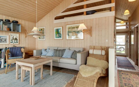 Eunike - 220M from the Sea: Interieur Ontwerp, Hout, Plafond, Meubilair, Verdieping, Flooring, Woonkamer, Huis, Bankstel, Kamer