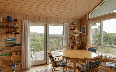 Eunike - 220M from the Sea: Meubilair, Interieur Ontwerp, Flooring, Hout, Verdieping, Plafond, Eetkamer, Tafel, Stoel, Kamer