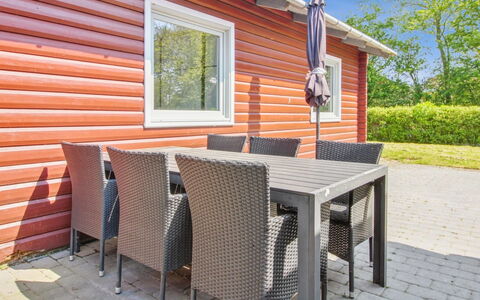 Aku - 24Km from the Sea: Hout, Buitenmeubels, Meubilair, Beits, Hardwood, Stoel, Buitentafel, Schaduw, Dek, Plank