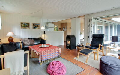 Eetu - 1.3Km from the Sea