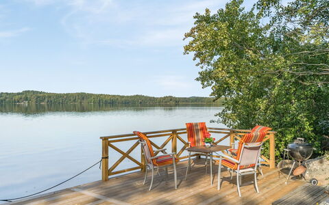Norrgården: Water, Lucht, Wolk, Natuurlijk Landschap, Meer, Hout, Boom, Buitenmeubels, Landschap, Tafel