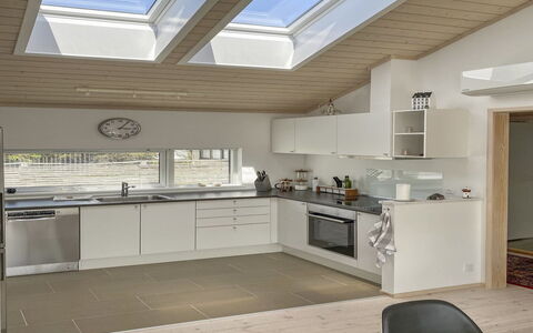 Telma - 200M from the Sea: Interieur Ontwerp, Plafond, Hout, Keuken, Flooring, Lichte Inrichting, Verlichting, Countertop, Huis, Meubilair