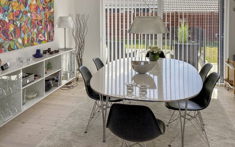 Telma - 200M from the Sea: Meubilair, Interieur Ontwerp, Flooring, Stoel, Tafel, Hout, Eetkamer, Keuken En Eettafel, Verdieping, Plafond
