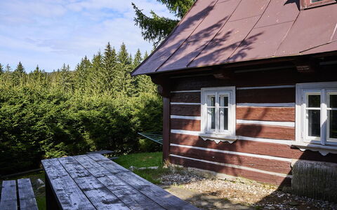 Mountain Serenity & Sauna: Gebouw, Eigendom, Lucht, Fabriek, Venster, Hout, Wolk, Huis, Boom, Verblijf