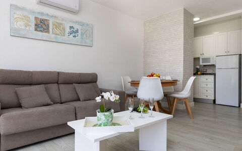 Peñismar i: Tafel, Meubilair, Eigendom, Bankstel, Comfort, Interieur Ontwerp, Woonkamer, Slaapbank, Fotolijst