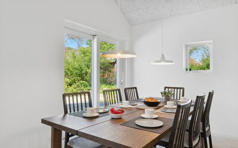 Hidde - 200M from the Sea: Flooring, Interieur Ontwerp, Hout, Verdieping, Trap, Plafond, Beits, Houten Vloer, Hardwood, Leuning