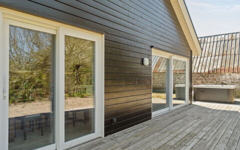 Hidde - 200M from the Sea: Plafond, Flooring, Interieur Ontwerp, Verdieping, Samengesteld Materiaal, Meubilair, Toevlucht, Hotel, Ontwerp, Daylighting