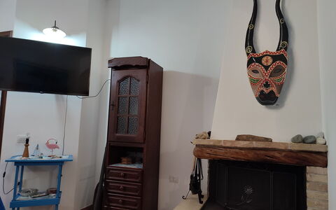 Relax: Meubilair, Hout, Cabinetry, Tafel, Lade, Muur, Kunst, Hardwood, Gebouw, Fotolijst