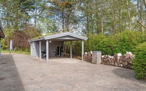 Till - 1.6Km from the Sea: Dak, Huis, Land Lot, Huis, Verblijf, Landgoed, Garden Gebouwen, Schaduw, Blokhut, Landscaping