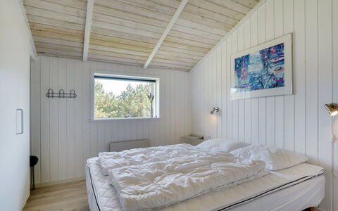 Thove - 600M from the Sea: Hout, Slaapkamer, Verblijf, Plank, Bedding, Freezing, Hardwood, Bed, Winter, Laken