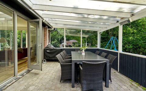 Ingebrit - 7Km from the Sea: Dak, Huis, Deur, Verblijf, Schaduw, Siding, Werf, Landgoed, Backyard