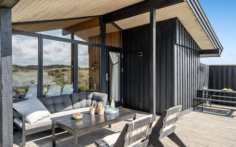 Ilmari - 190M from the Sea: Huis, Dak, Huis, Verblijf, Schuur, Garden Gebouwen, Siding, Werf, Blokhut, Hut
