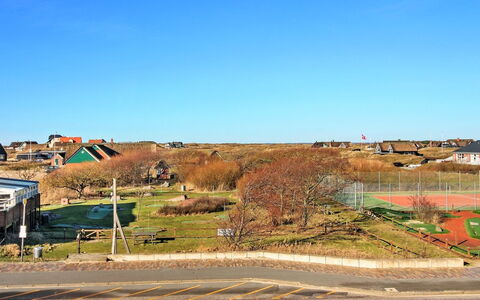 Naike - 100M from the Sea: Blauw, Struik, Verblijf, Groundcover, Tuin, Landgoed, Schaduw, Landscaping, Boerderij, Eco Hotel