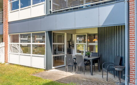 Akai - 100M from the Sea: Meubilair, Interieur Ontwerp, Flooring, Hout, Verdieping, Plafond, Houten Vloer, Stoel, Tafel, Verlichting