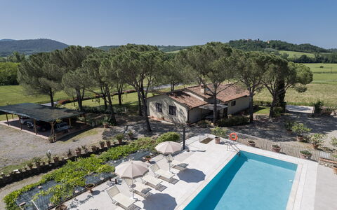 Nilde - Holiday Home with Pool, Wifi,Toscany
