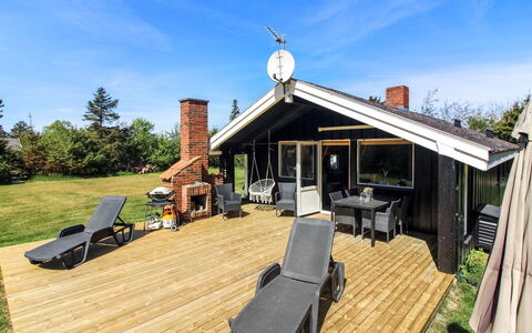 Weland - 800M from the Sea: Dak, Huis, Deur, Verblijf, Schaduw, Siding, Werf, Landgoed, Backyard