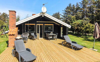 Weland - 800M from the Sea