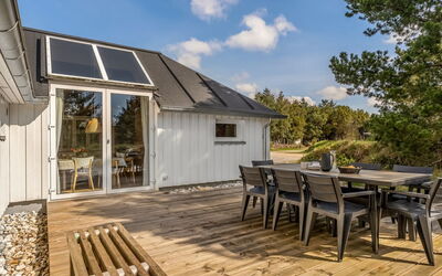 Fredsine - 900M from the Sea