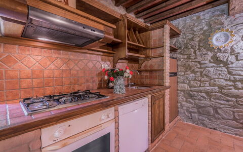 Mulino Al Suono - Badia Agnano, Toscana: Eigendom, Cabinetry, Countertop, Gebouw, Hout, Interieur Ontwerp, Verlichting, Architectuur, Keuken, Beits