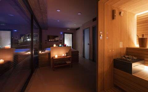 Relais Casa Clara - Roero - Langhe, Piemonte: Eigendom, Gebouw, Meubilair, Comfort, Verlichting, Interieur Ontwerp, Woonkamer, Verdieping, Flooring, Huis