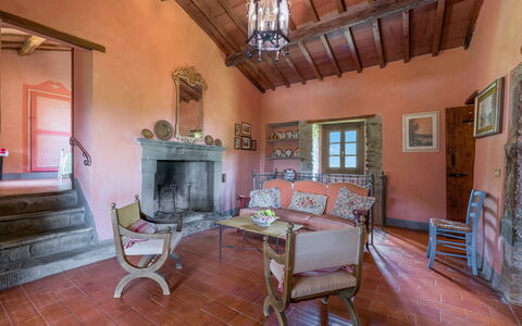 Colle Degli Ulivi - Cortona, Pool, Nature, Privacy: Meubilair, Fotolijst, Eigendom, Hout, Interieur Ontwerp, Gebouw, Woonkamer, Verdieping, Tafel, Flooring