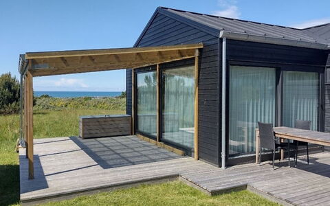Merete - 900M from the Sea: Hout, Dek, Plank, Deur, Verblijf, Hardwood, Veranda, Boardwalk, Schaduw, Siding