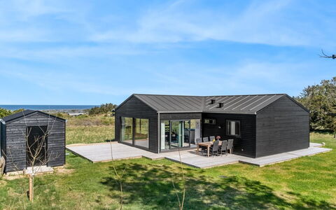 Merete - 900M from the Sea: Hout, Dak, Architectuur, Huis, Huis, Verblijf, Siding, Hardwood, Helling, Landgoed
