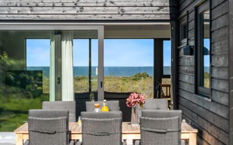 Merete - 900M from the Sea: Hout, Dak, Architectuur, Huis, Huis, Verblijf, Siding, Hardwood, Helling, Landgoed