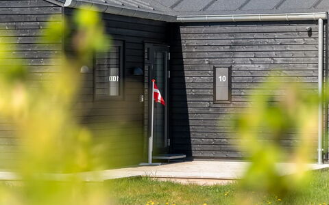 Merete - 900M from the Sea: Hout, Dak, Architectuur, Huis, Huis, Verblijf, Siding, Hardwood, Helling, Landgoed