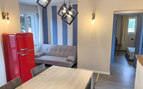Apartment Tre - Diano Marina: Meubilair, Gebouw, Tafel, Blauw, Comfort, Hout, Bankstel, Woonkamer, Interieur Ontwerp, Flooring