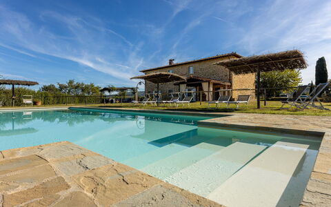Villa Leopolda Selvarella: Land Lot, Zwembad, Verblijf, Boerderij, Landgoed, Buitenmeubels, Villa, Backyard, Landscaping, Eco Hotel