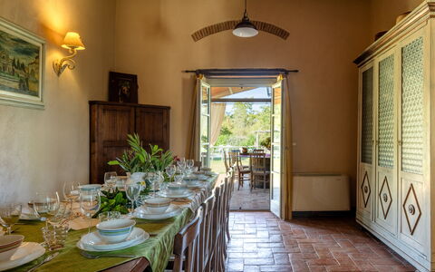 Villa Leopolda Selvarella: Meubilair, Tafel, Stoel, Keuken En Eettafel, Eetkamer, Restaurant, Eco Hotel, Kamerplant, Buitenmeubels, Buitentafel