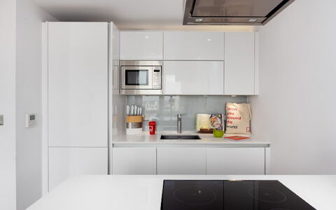 Avant-Garde, Shoreditch: Gebouw, Cabinetry, Eigendom, Toestel Van De Keuken, Countertop, Huis, Huishoudapparatuur, Koelkast, Rechthoek