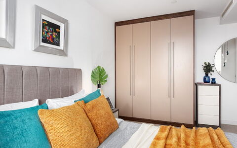 Avant-Garde, Shoreditch: Eigendom, Comfort, Interieur Ontwerp, Hout, Verlichting, Flooring, Fotolijst, Verdieping, Muur, Hoofdkussen