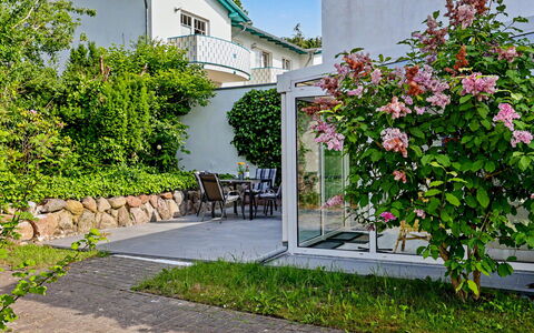 Usedomer Seekiste: Bloem, Groen, Struik, Tuin, Roze, De Lente, Werf, Landscaping, Schaduw
