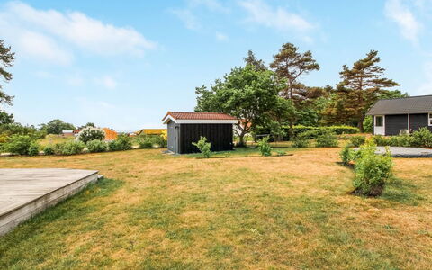 Liesel - 700M from the Sea: Gras, Huis, Struik, Landschap, Dak, Huis, Land Lot, Verblijf, Landelijk Gebied