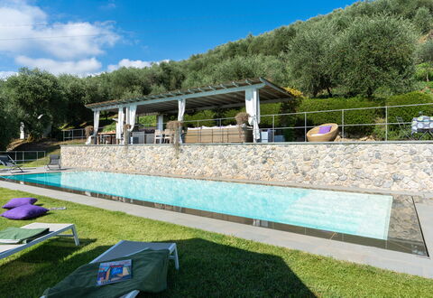 Luxury Green Marignana Villa, Versilia, Pool, Ac,: Lucht, Wolk, Fabriek, Boom, Schaduw, Zwembad, Gras, Vrije Tijd, Stedelijk Ontwerp, Recreatie