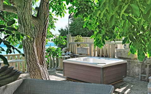 Villa Jolie Amazing Stone: Meubilair, Buitenmeubels, Stoel, Bad, Schaduw, Dek, Tuin, Patio, Toevlucht
